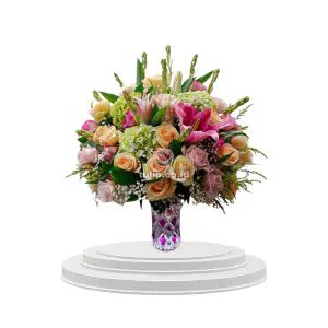 Hand Bouquet Pelukan Musim Semi